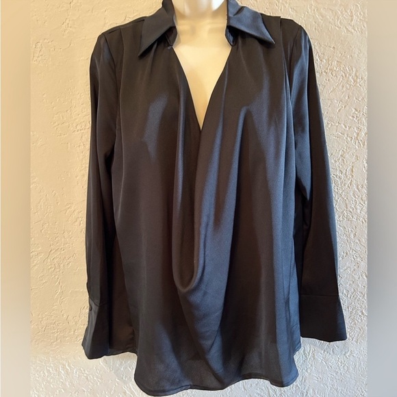 Olia black long sleeve women's top size M - Picture 1 of 7